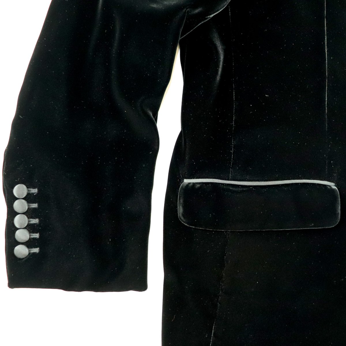 Blazer in velluto nero, revers sciallato in seta e fodera in seta rossa, realizzato a mano in Italia - immagine 6